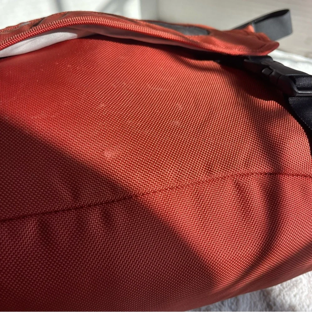 Patagonia Half Mass Laptop Messenger Bag Commuter Briefcase Orange Black